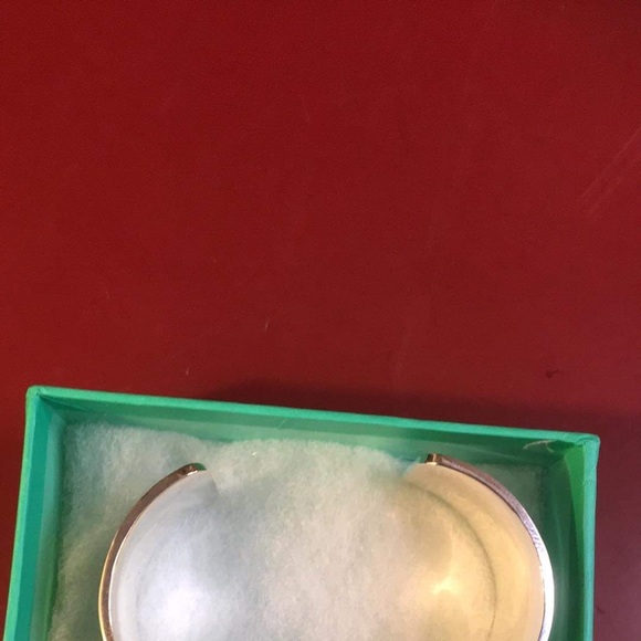 Cuff bracelet - Picture 2 of 3